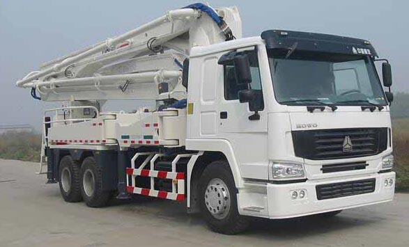 truck mounted concrete pump