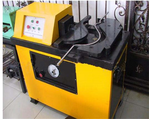 Hydraulic moulder