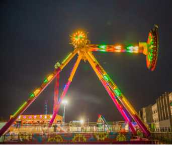 Giant Pendulum Ride